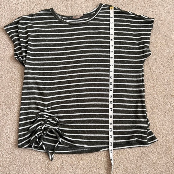 Lavish Striped Olive Green White Knit‎ Top with Drawstring - Size M - Picture 7 of 8